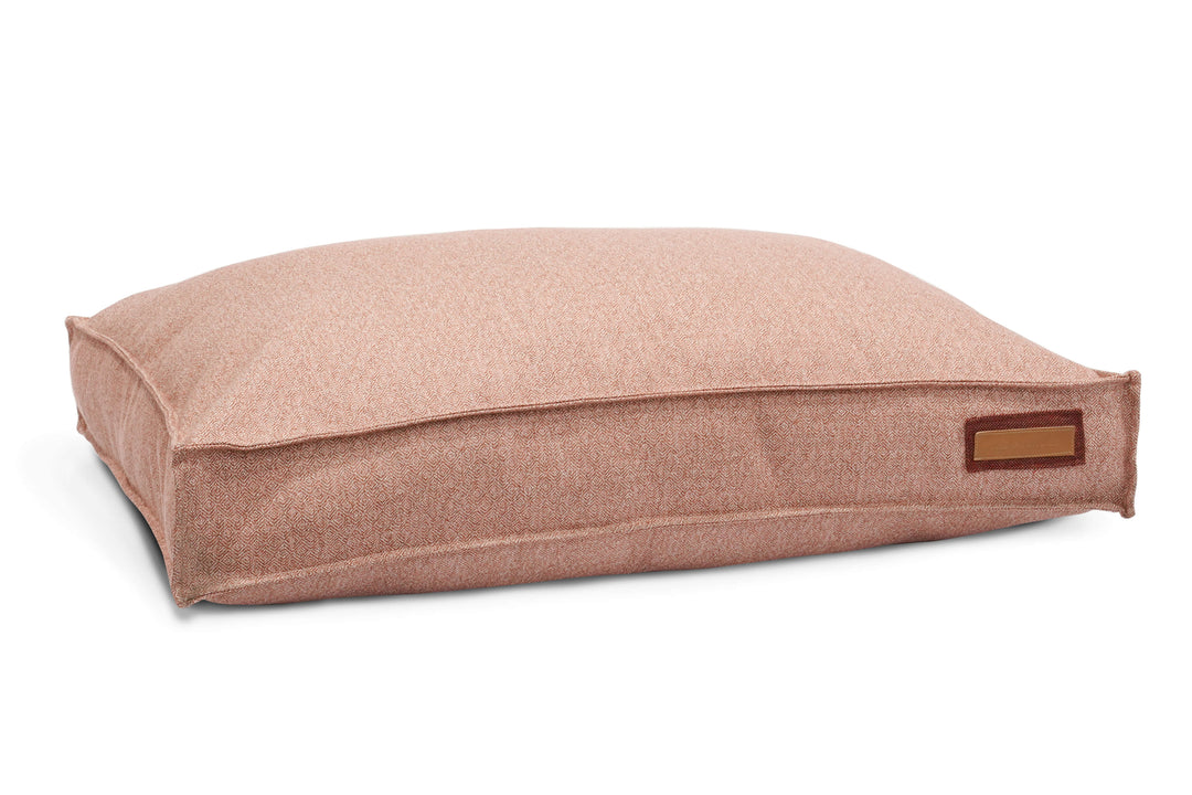 Lounger Bed in Pittie Pink