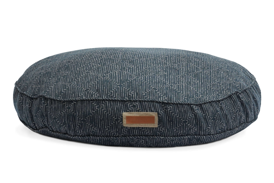 Round Bed in Midnight Malamute